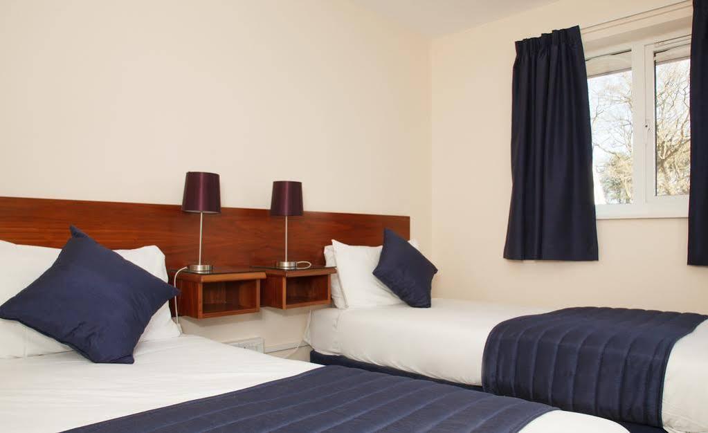 The Angel Hotel Алтон Экстерьер фото